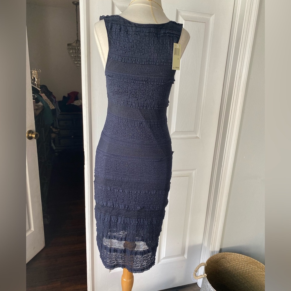 Gorgeous NWT Max Studio Lace fitted dress - Picture 2 of 6